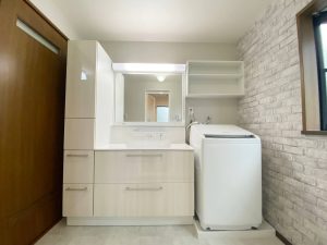 ●◎ライフスタイルに合わせた、清潔感・利便性にあふれた白基調の洗面・浴室