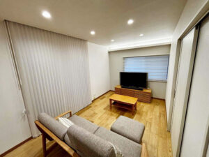 ●仕切りで自在に使える広々空間と収納力が向上！木目調で統一した、温かみのある快適なお家