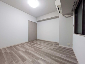 ◎アクセントに調湿材。デザインと快適性を両立した洋室改装