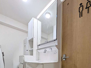 ●◎限られた空間を最大限に活用。玄関からサニタリーまで、機能美と開放感を両立したお家