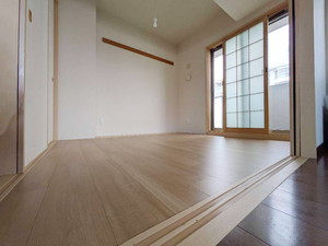 ◎子どもの成長に寄り添う空間へ。防音性と温もりを兼ね備えた洋室リフォーム