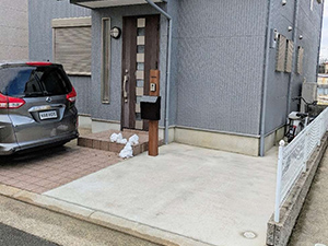 ◎敷地を活かして開放感MAX！花壇をカースペースに変えた外構リフォーム