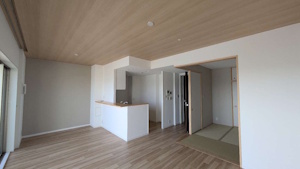 内装リフォームで美しく整えた明るく温もりのある住まい